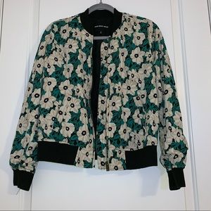 LAST CHANCE ‼️Who What Wear Floral Bomber